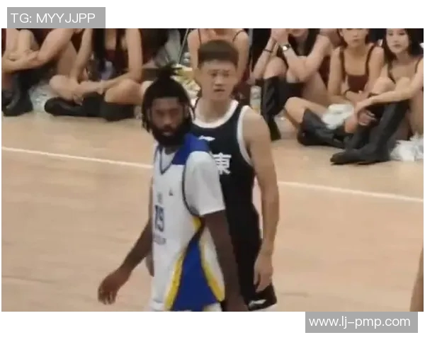 周鹏的篮球传奇之路:从青涩少年到赛场巨星的成长历程与心路历程