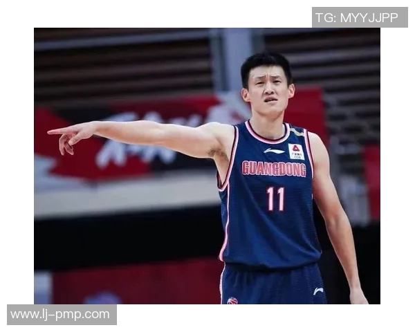 周鹏:从篮球场上的传奇到生活中的榜样,探索他的成长与奋斗历程