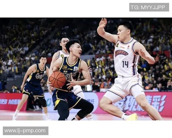 2017年CBA季后赛上海队对决广东队精彩回顾与赛场瞬间分析