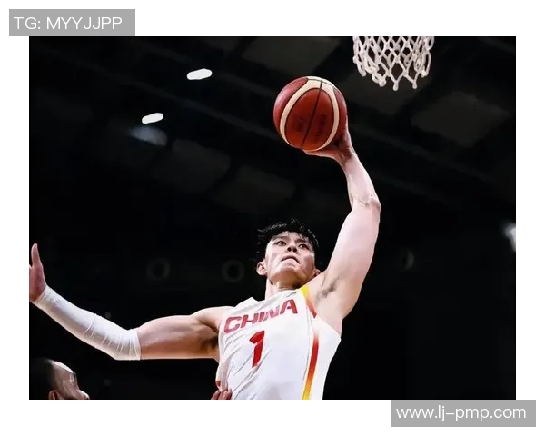 曾凡博崭露头角引领篮球新风潮展现年轻球员无限潜力与未来希望