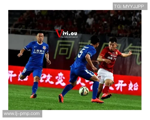 上海申鑫迎战恒大全力争胜展现球队实力与斗志