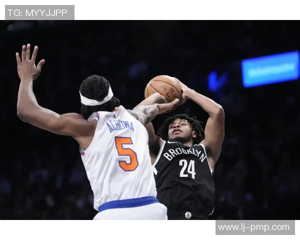 赫伯特琼斯的篮球生涯与成长历程探讨